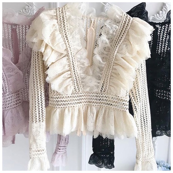 ❤️ The Lotta Gorgeous Lace Top - Picture 4 of 8